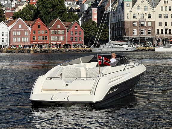 Sunseeker 31 Hawk 2 x Yanmar D-max 380. Vesentlig oppgradert. 48 knop 3 of 30