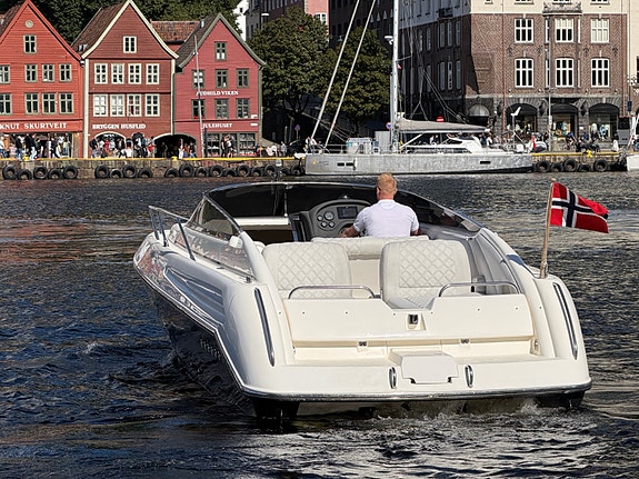 Sunseeker 31 Hawk 2 x Yanmar D-max 380. Vesentlig oppgradert. 48 knop 4 of 30
