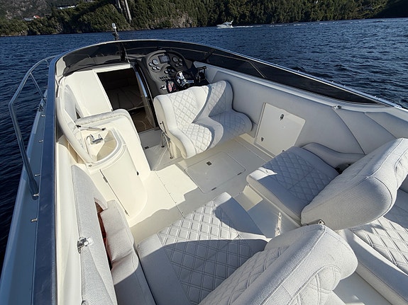 Sunseeker 31 Hawk 2 x Yanmar D-max 380. Vesentlig oppgradert. 48 knop 17 of 30