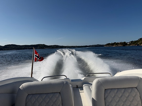 Sunseeker 31 Hawk 2 x Yanmar D-max 380. Vesentlig oppgradert. 48 knop 12 of 30
