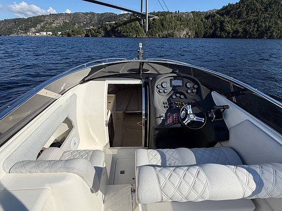 Sunseeker 31 Hawk 2 x Yanmar D-max 380. Vesentlig oppgradert. 48 knop 19 of 30