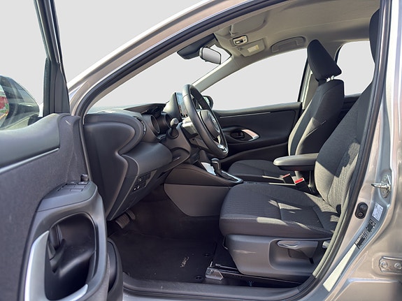 Toyota Yaris 10 of 22