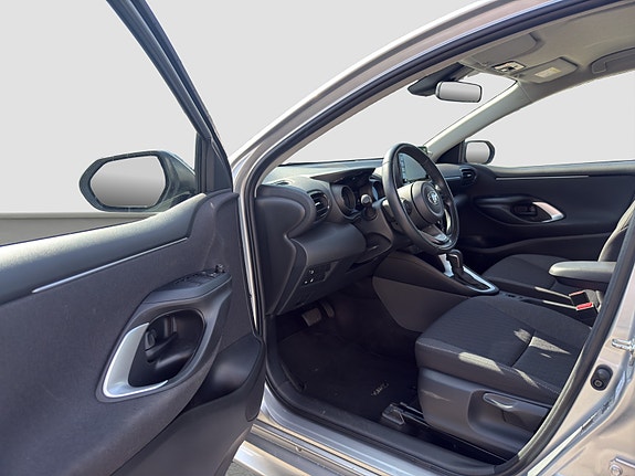 Toyota Yaris 9 of 22