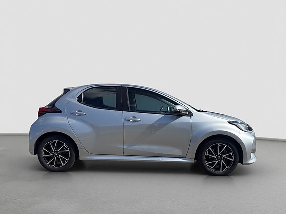 Toyota Yaris 6 of 22