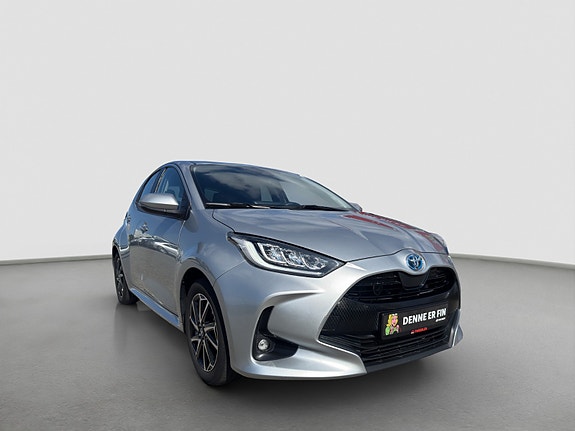 Toyota Yaris 7 of 22