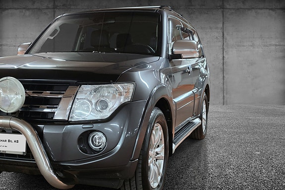 Mitsubishi Pajero 4 of 30