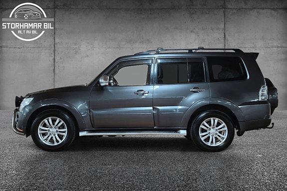 Mitsubishi Pajero 6 of 30