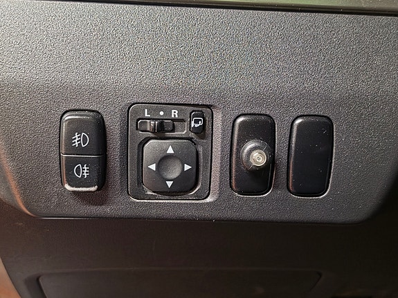 Mitsubishi Pajero 20 of 30