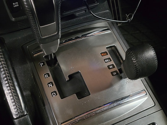 Mitsubishi Pajero 26 of 30