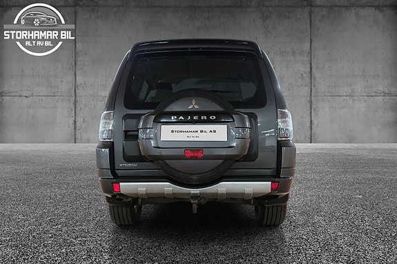 Mitsubishi Pajero 9 of 30