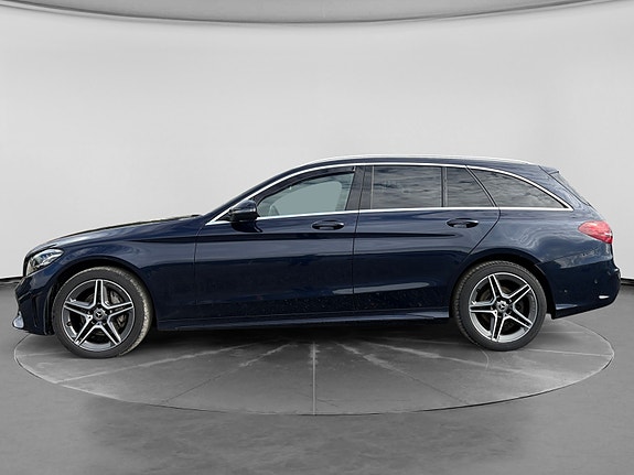 Mercedes-Benz C220 d 2 of 26