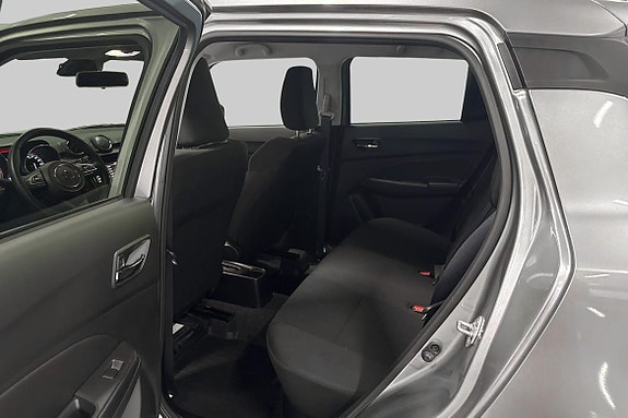Suzuki Swift 12 of 19