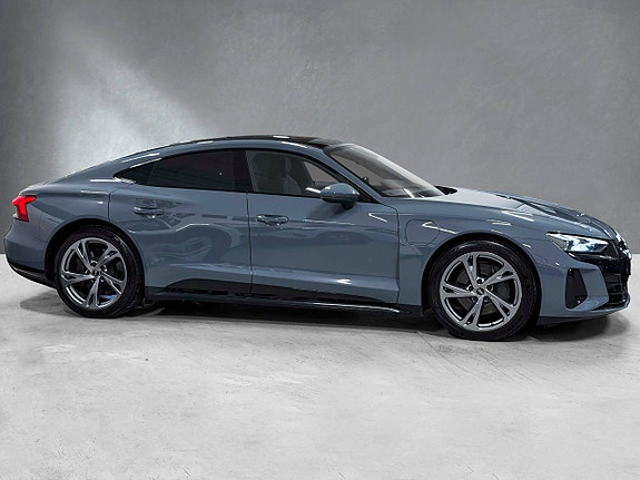 Audi e-tron GT 2 of 30