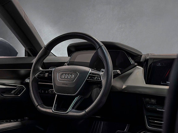 Audi e-tron GT 17 of 30