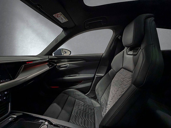 Audi e-tron GT 26 of 30