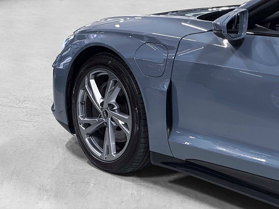 Audi e-tron GT 4 of 30