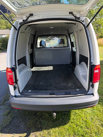 Volkswagen Caddy Maxi 4 of 7