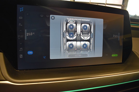 XPeng P7 17 of 25
