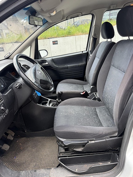 Opel Zafira 10 of 15
