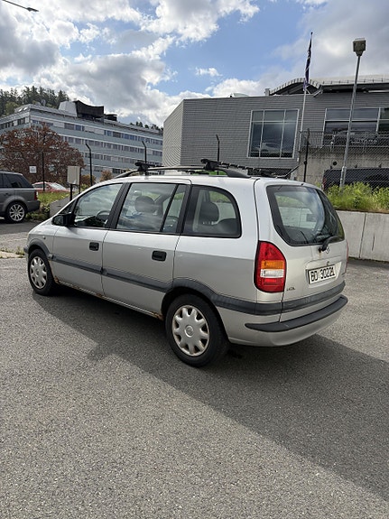 Opel Zafira 4 of 15