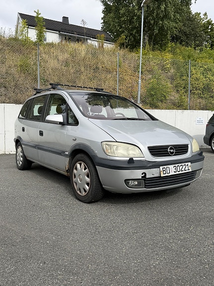 Opel Zafira 2 of 15