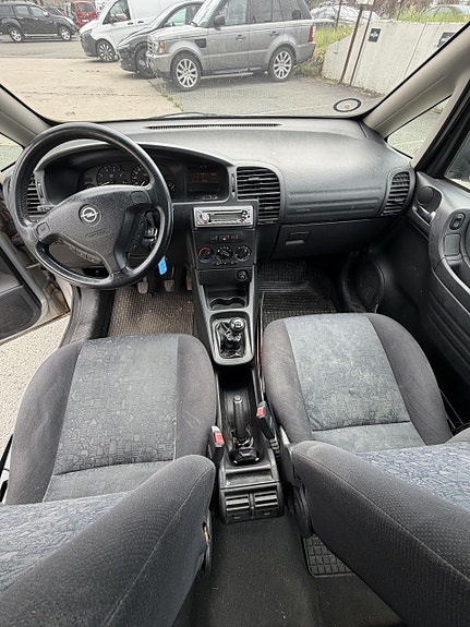 Opel Zafira 11 of 15