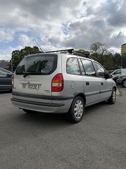 Opel Zafira 3 of 15