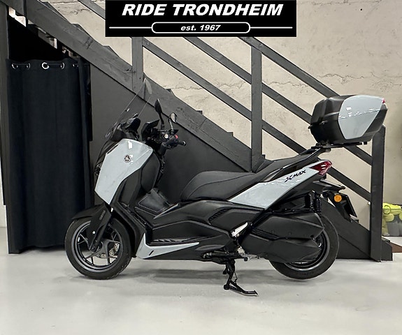 Yamaha X-Max 300 Tech Max+ 3 of 23