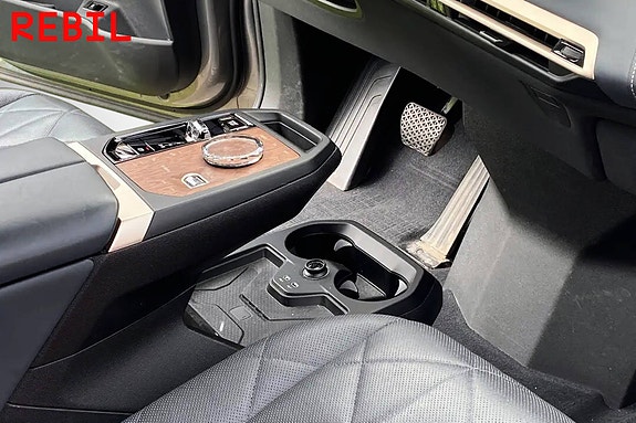 BMW iX 7 of 17