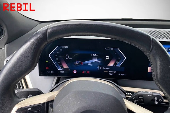 BMW iX 9 of 17