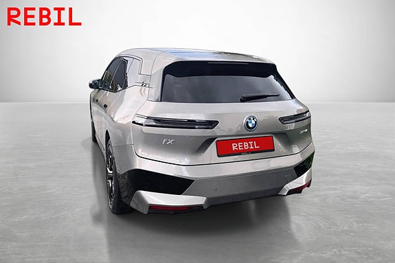 BMW iX 2 of 17