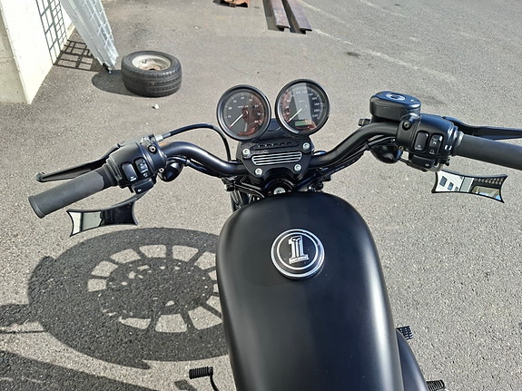 Harley-Davidson XL 883N Sportster 9 of 18