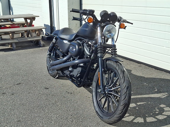 Harley-Davidson XL 883N Sportster 4 of 18
