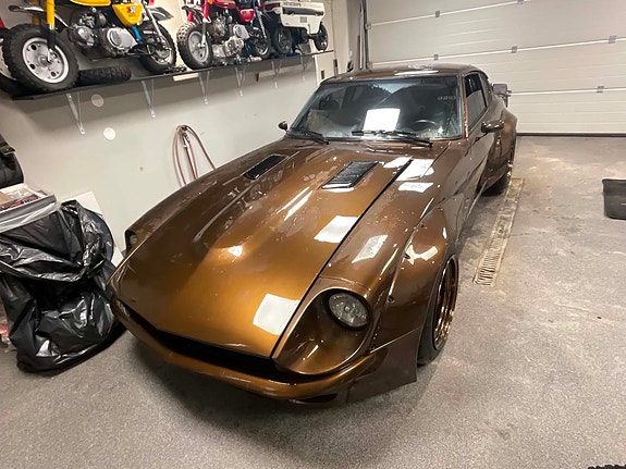 Datsun 240Z 10 of 30