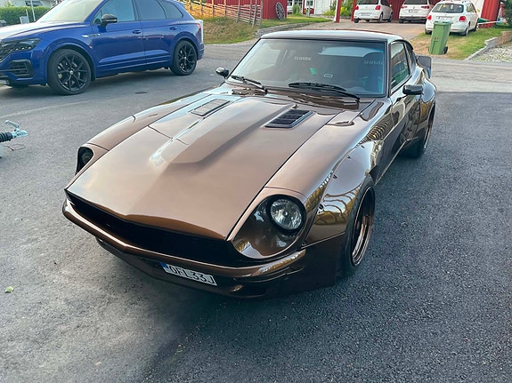 Datsun 240Z 4 of 30