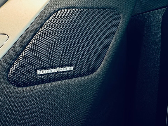 BMW iX 23 of 30