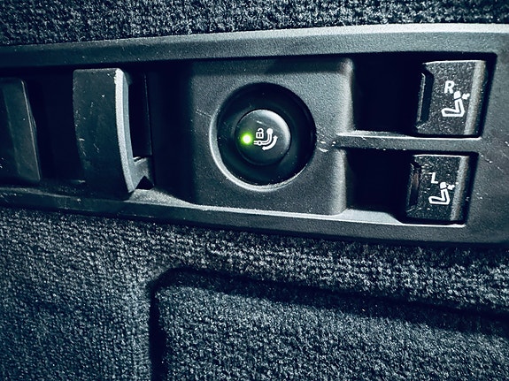 BMW iX 27 of 30