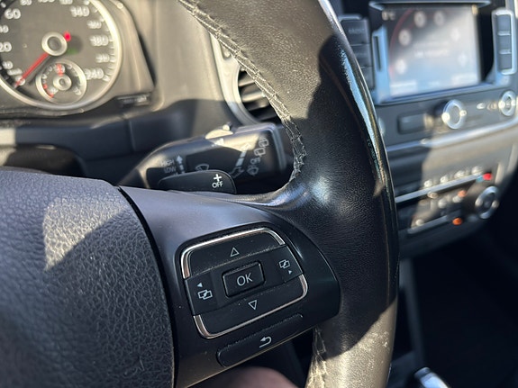 Volkswagen Tiguan 16 of 24