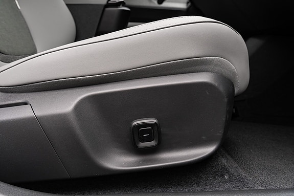Volvo EX30 13 of 30