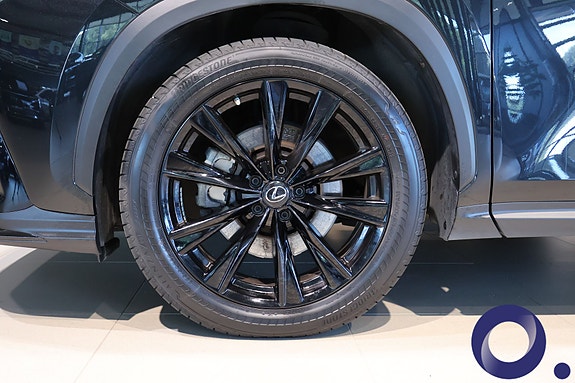 Lexus NX450h 8 of 29