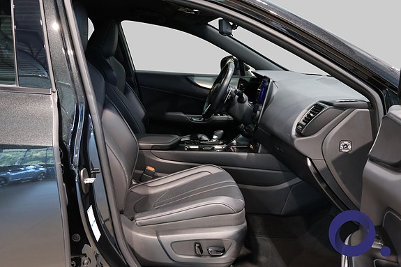 Lexus NX450h 10 of 29