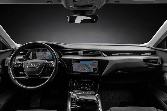 Audi e-tron 16 of 30