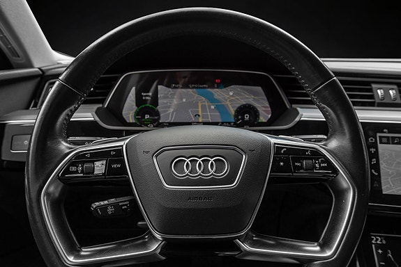 Audi e-tron 17 of 30