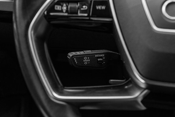 Audi e-tron 19 of 30