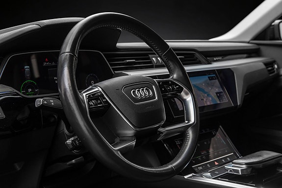 Audi e-tron 15 of 30