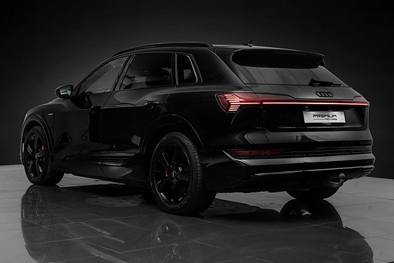 Audi e-tron 6 of 30