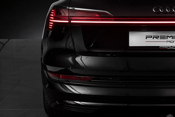 Audi e-tron 9 of 30