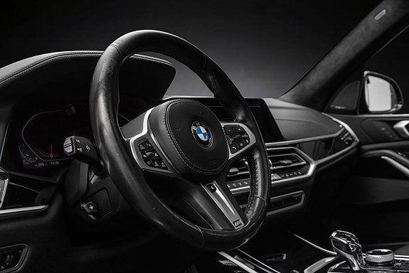 BMW X7 13 of 30