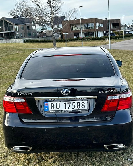 Lexus LS600h 4 of 18