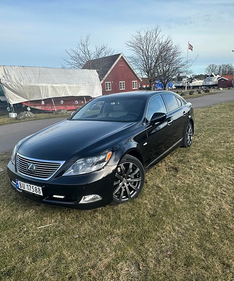 Lexus LS600h 5 of 18